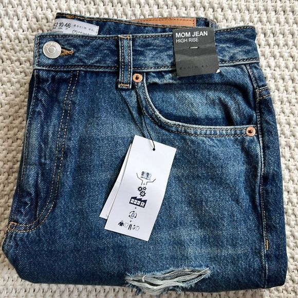Primark Blue Relaxed Mom Jeans High Rise with Distressed Details - Picture 15 of 16
